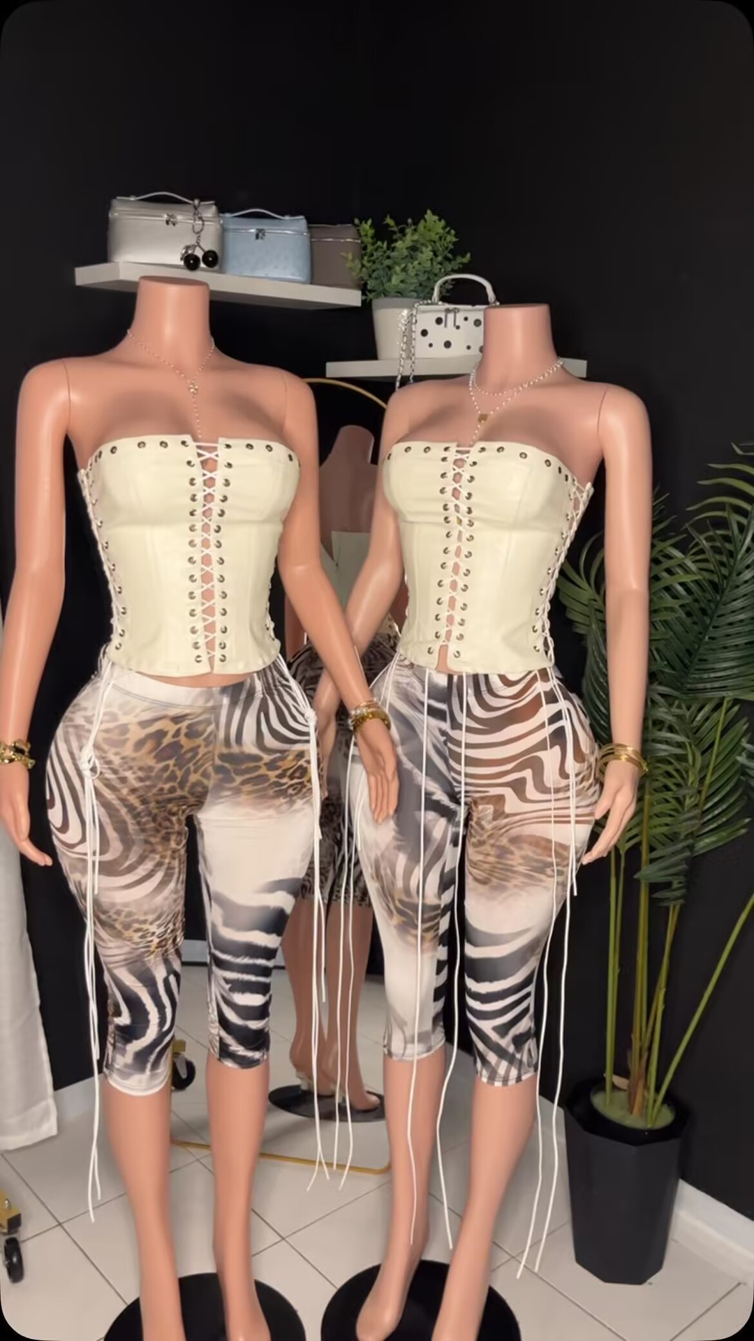 بنطلون كابري شبكي أنيق للسيدات - مراجعة Zebra Tablet Accessories وسعره